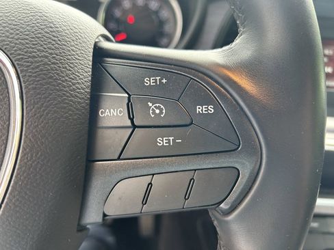 Used 2016 Dodge Challenger SXT RWD image 20