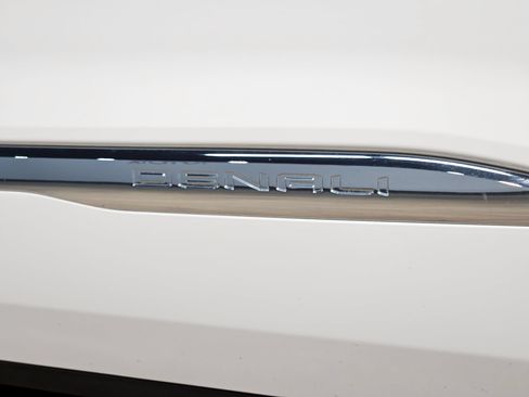 Used 2023 GMC Acadia Denali AWD/4WD image 40