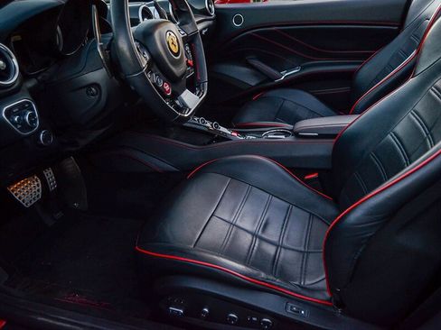 Used 2016 Ferrari California T image 20