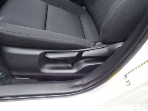 Used 2025 Toyota Corolla LE FWD image 17