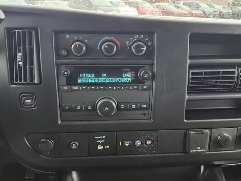 Used 2022 Chevrolet Express 3500 LS image 29