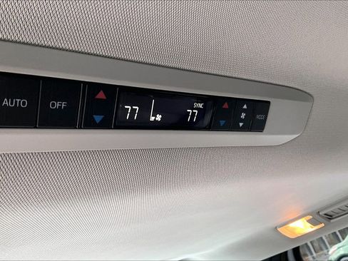 Used 2025 Toyota Sienna XLE w/ XLE Plus Package image 34