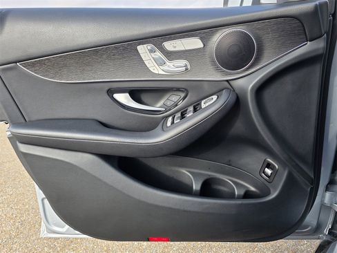 Used 2021 Mercedes-Benz GLC 300 image 22
