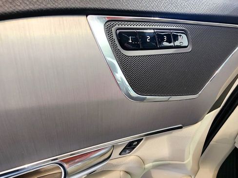 Used 2021 Volvo XC90 T5 Momentum w/ Climate Package image 20