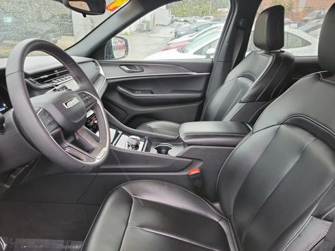 Used 2024 Jeep Grand Cherokee Limited image 47