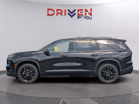 New 2026 Chevrolet Traverse LT w/ Midnight/Sport Edition FWD image 2