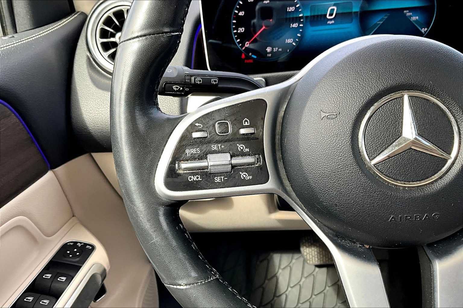 Used 2021 Mercedes-Benz GLB 250 4MATIC image 24