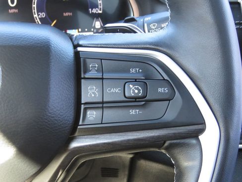 Used 2022 Jeep Grand Cherokee L Limited image 25