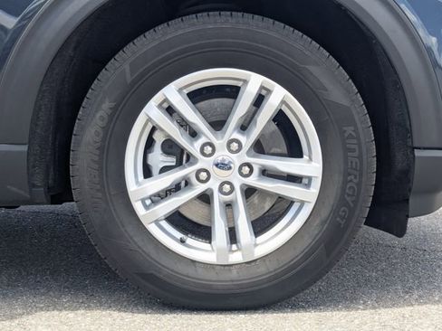 Used 2023 Ford Explorer XLT AWD/4WD image 13