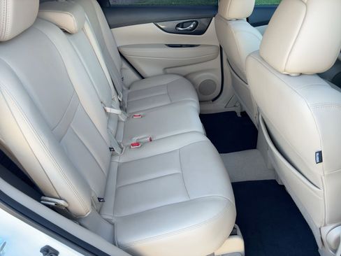 Used 2015 Nissan Rogue SL w/ SL Premium Package image 30