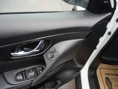 Used 2020 Nissan Rogue S w/ Special Edition Package image 16