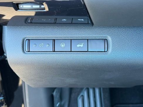 New 2026 Nissan Pathfinder SV FWD image 12