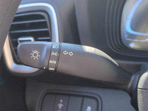 New 2026 Hyundai Venue SE image 24