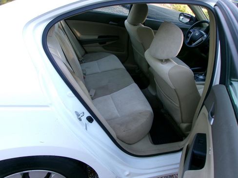 Used 2009 Honda Accord LX image 7