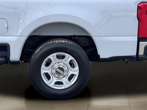 New 2026 Ford F250 XLT image 39