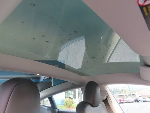 Used 2023 Tesla Model 3 Standard Range image 30