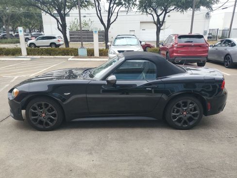 Used 2017 FIAT 124 Spider Abarth RWD image 3