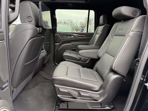 Used 2024 Cadillac Escalade ESV Premium Luxury image 14