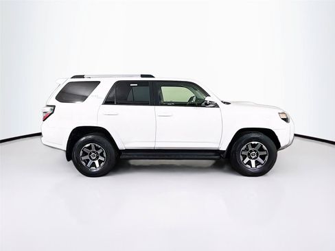 Used 2018 Toyota 4Runner TRD Off-Road Premium AWD/4WD image 12