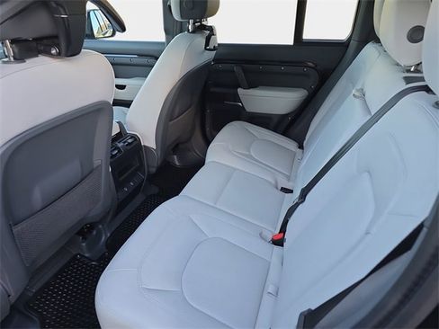 Used 2025 Land Rover Defender 110 S image 13