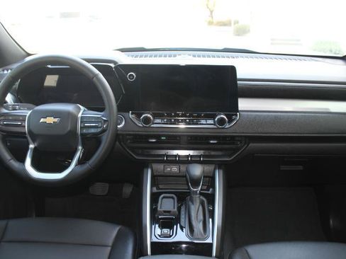Used 2025 Chevrolet Colorado LT w/ LT Convenience Package RWD image 17