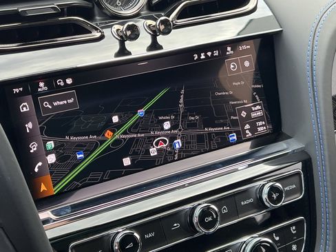 Certified 2025 Bentley Bentayga image 31