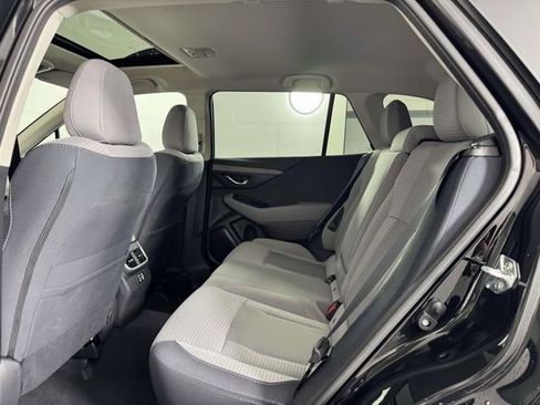 Used 2025 Subaru Outback Premium image 31
