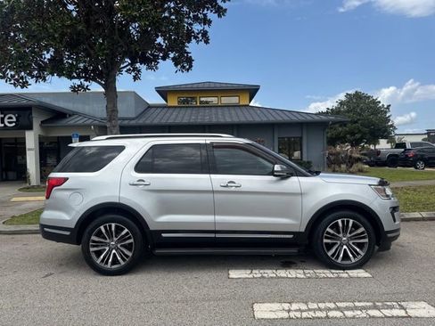 Used 2019 Ford Explorer Platinum AWD/4WD image 8