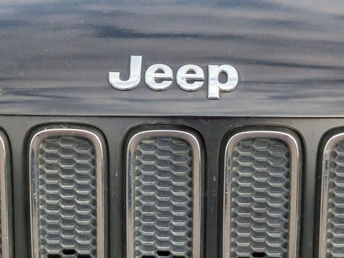 Used 2017 Jeep Renegade Latitude image 11