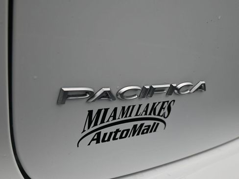 Used 2024 Chrysler Pacifica Pinnacle image 47