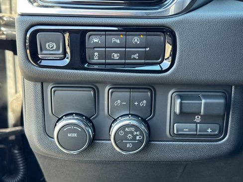 New 2026 GMC Yukon Elevation image 30