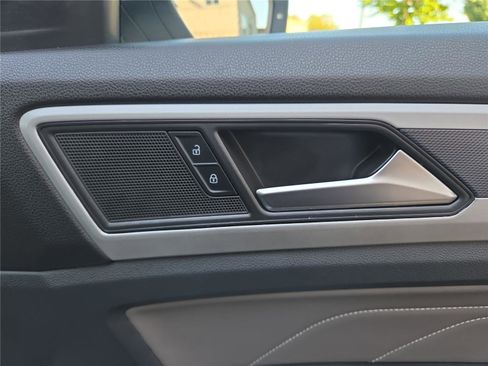 Used 2022 Volkswagen Atlas Cross Sport SEL R-Line image 33