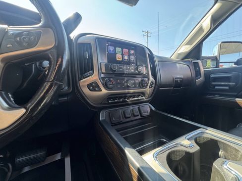 Used 2018 GMC Sierra 2500 Denali w/ Duramax Plus Package AWD/4WD image 32