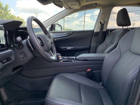 Used 2025 Lexus NX 250 FWD w/ Accessory Package (2T) image 16