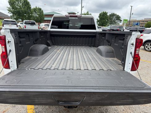 Used 2025 Chevrolet Silverado 2500 LT w/ Convenience Package AWD/4WD image 17