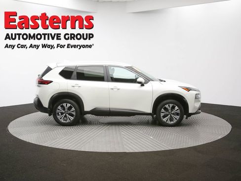 Used 2022 Nissan Rogue SV image 43