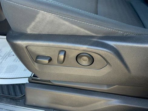 Used 2023 Chevrolet Silverado 1500 LT AWD/4WD image 12