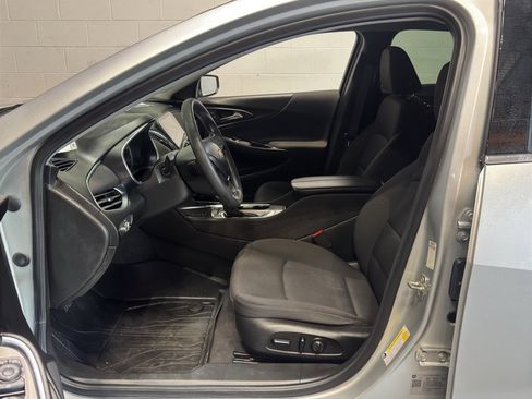 Used 2021 Chevrolet Malibu LT image 14