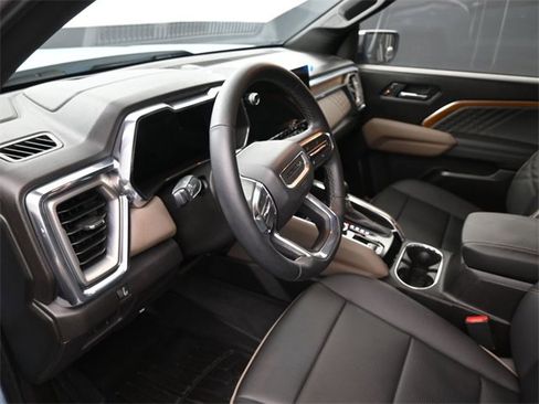 Used 2025 GMC Canyon Denali image 19