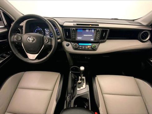 Used 2017 Toyota RAV4 Platinum image 16