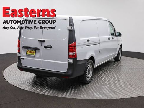Used 2023 Mercedes-Benz Metris image 5
