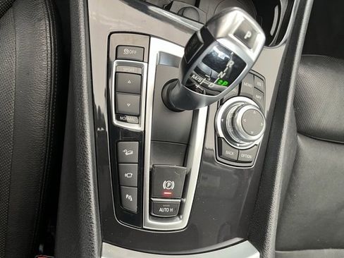 Used 2011 BMW 550i Gran Turismo xDrive image 19