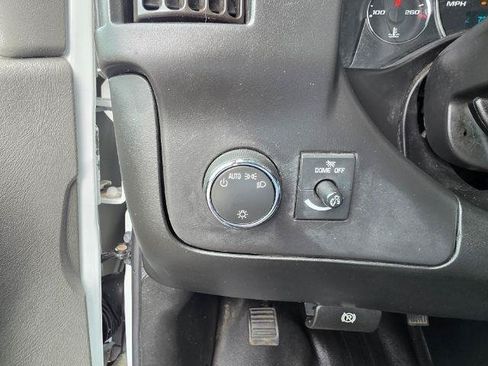 Used 2017 Chevrolet Express 2500 RWD image 15