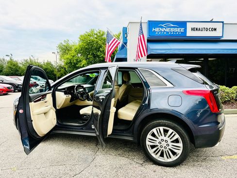 Used 2018 Cadillac XT5 Premium Luxury AWD/4WD image 16