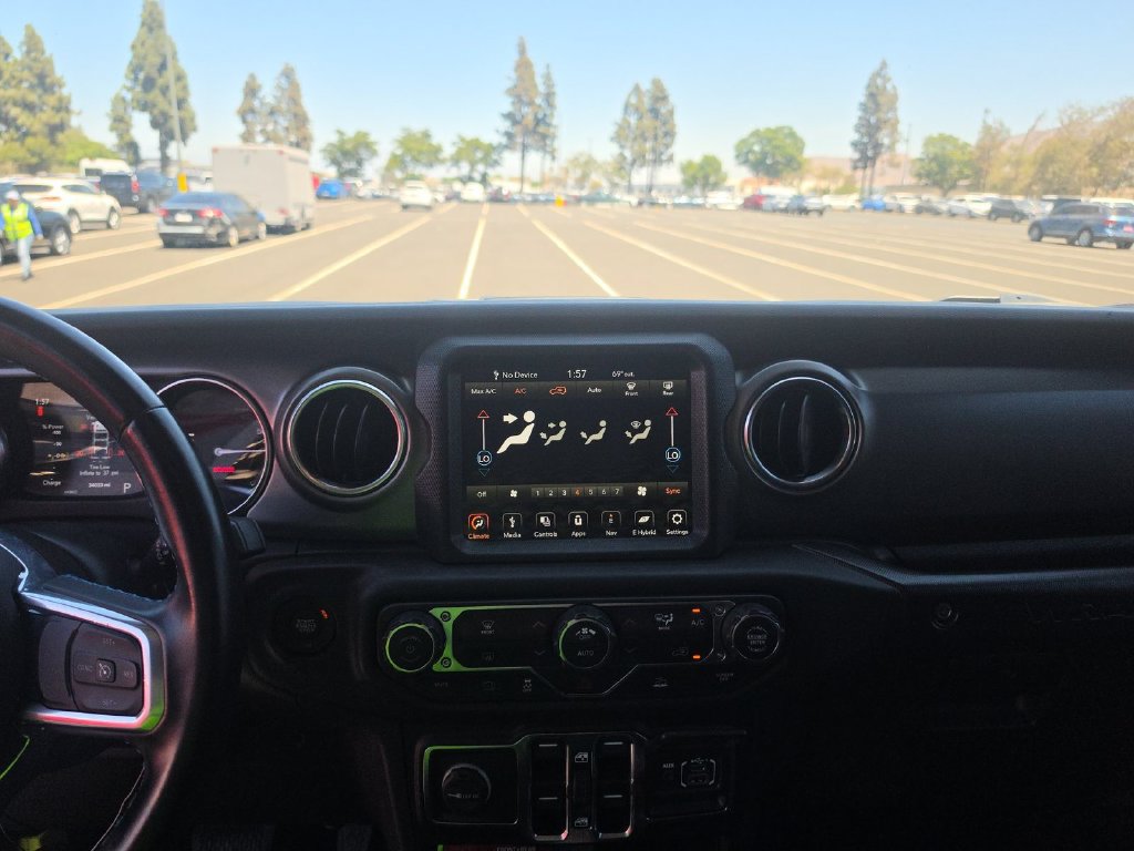 Used 2021 Jeep Wrangler Unlimited Rubicon 4xe AWD/4WD image 6