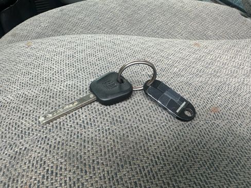 Used 2018 Chevrolet Express 3500 w/ Driver Convenience Package image 25