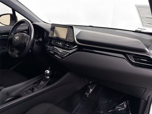 Used 2018 Toyota C-HR XLE image 40