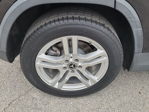 Used 2022 Mercedes-Benz GLA 250 w/ Premium Package Lite image 9