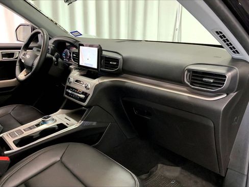 Used 2023 Ford Explorer XLT w/ Equipment Group 202A image 28
