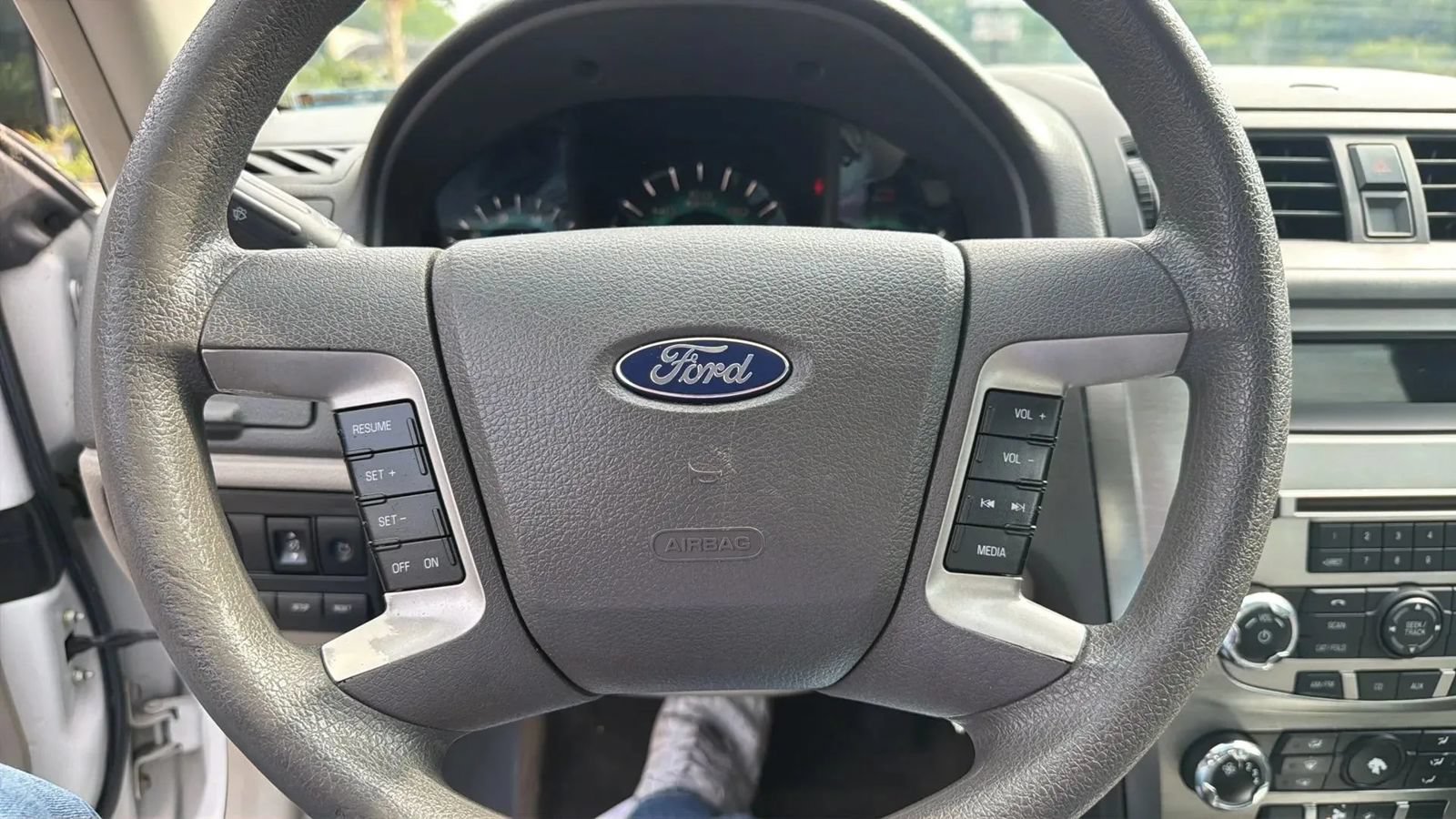 Used 2010 Ford Fusion SE FWD image 16